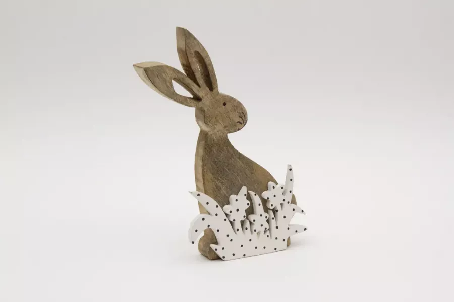 Preview: Holz Hase mit Blumen Mangoholz Dekoratives Wohnaccessoire bestellen