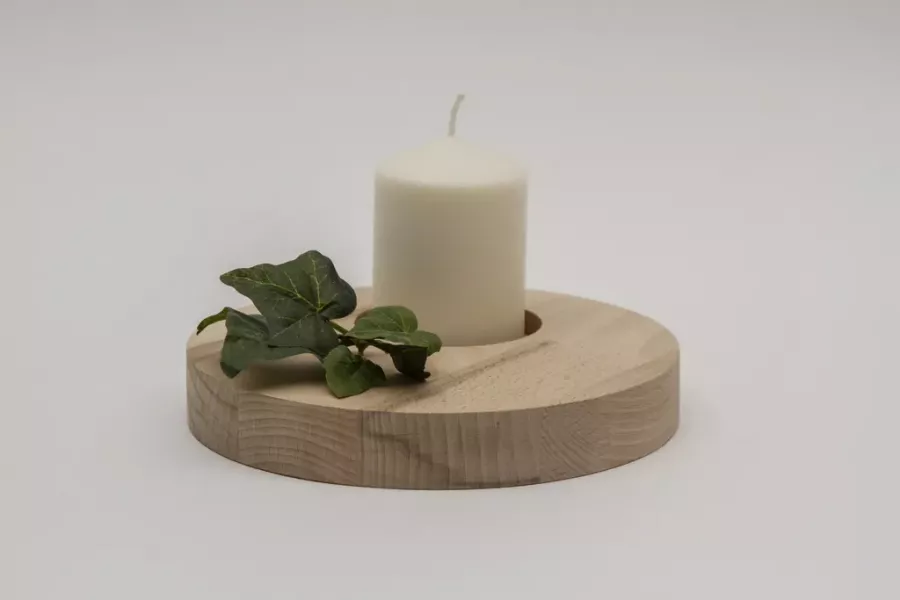 Preview: Kerzenbrett aus Holz Buche 18 cm – natürliche Tischdeko