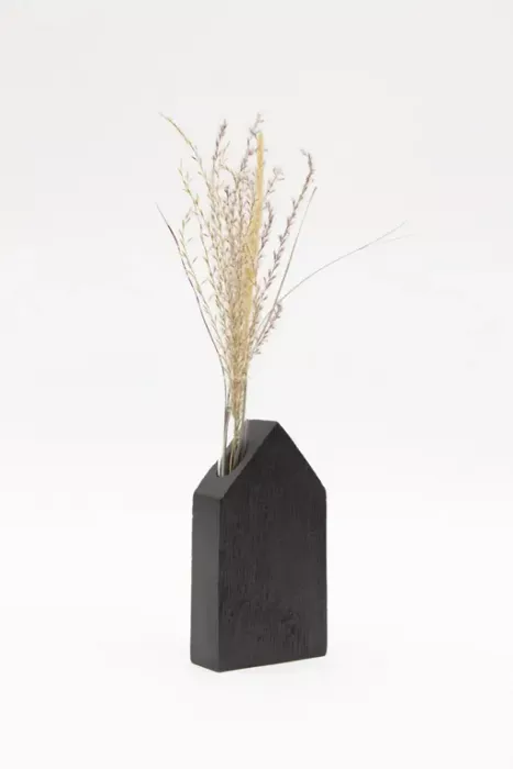 Preview: Vase in Hausform aus Holz schwarz – ideal für Blumen oder Trockenblumen
