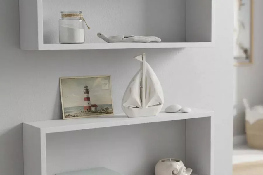 Segelboot aus weiß lackiertem Mangoholz – maritime Deko jetzt online kaufen