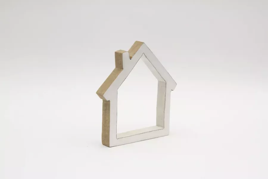 Preview: Haus aus Holz weiß