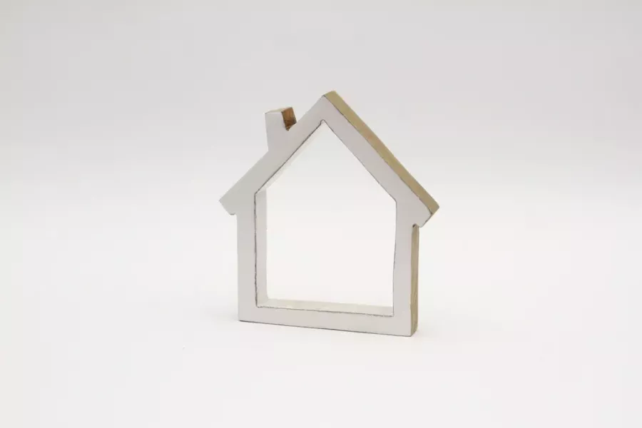 Preview: Haus aus Holz weiß