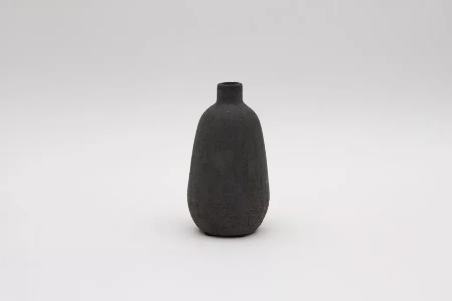 Preview: Graue Keramikvase – elegante Deko für Zuhause