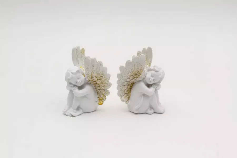 Preview: Zwei schlafende Engel Figuren als elegante Wohndekoration – jetzt bequem shoppen