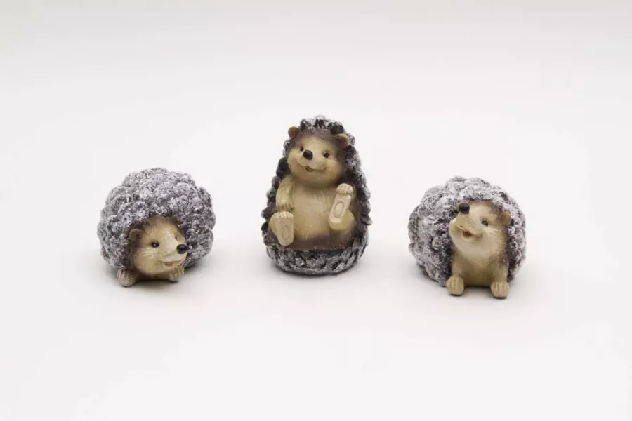 Preview: Sitzende Igel Figur als dekoratives Highlight für Zuhause – jetzt bestellen