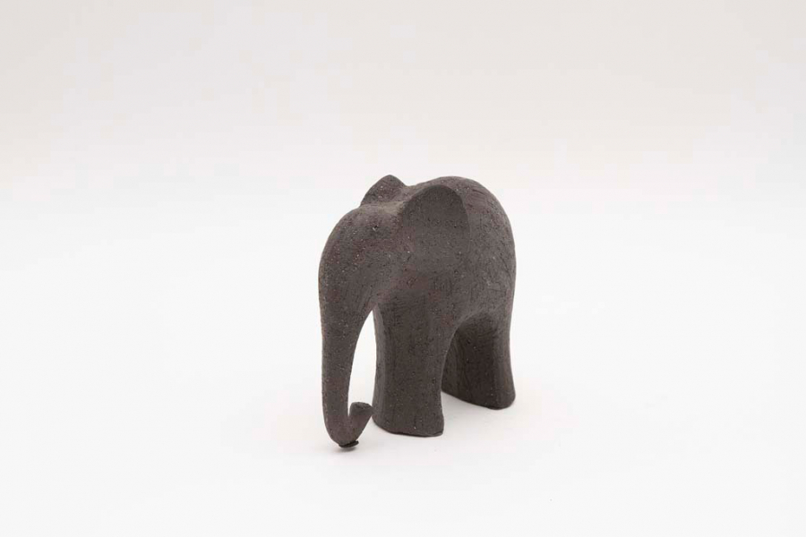 Preview: Moderne Elefanten Figur mit strukturierter Oberfläche in hochwertiger Steinoptik