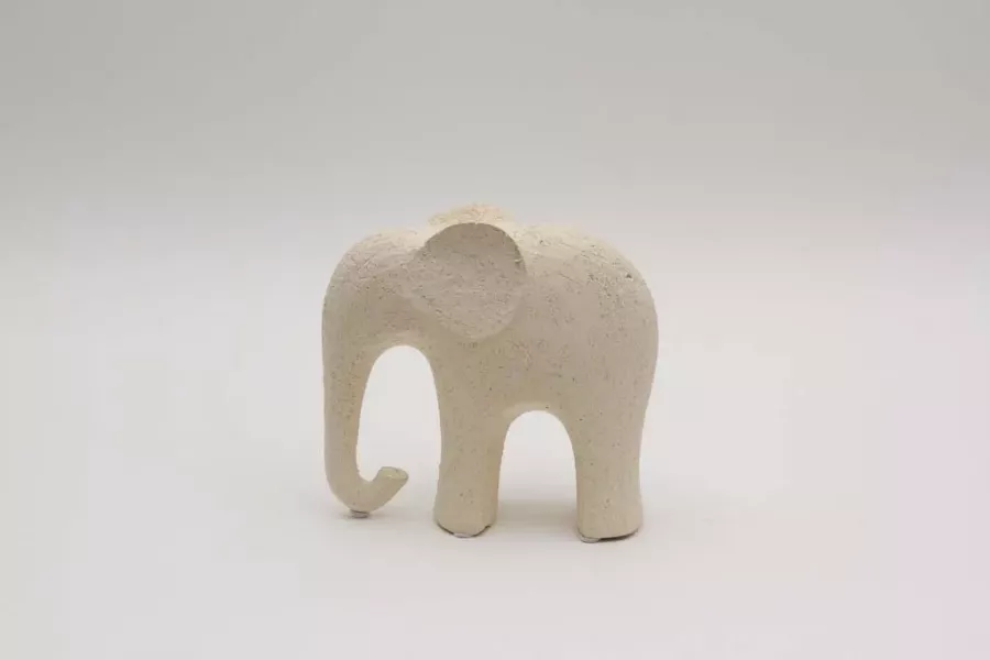 Preview: Deko Elefant in hell – zeitlose Designfigur für stilvolle Wohnräume entdecken