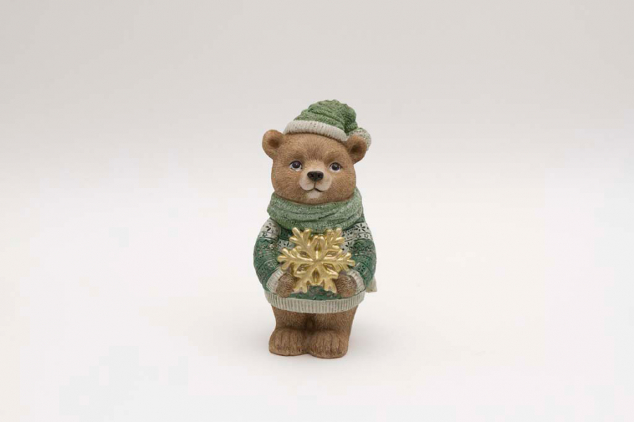 Preview: Weihnachtsfigur Deko Bär mit grüner Winterkleidung und goldener Schneeflocke – jetzt online kaufen