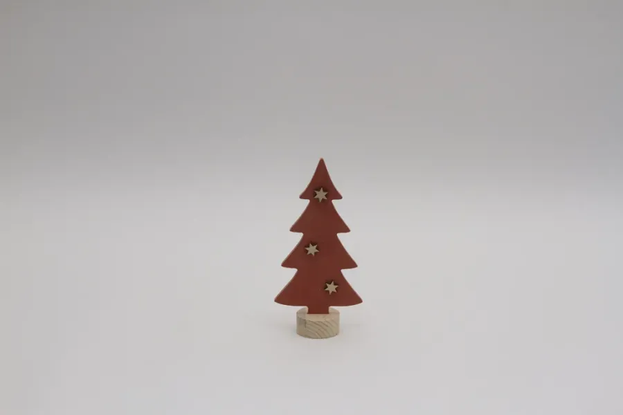 Preview: Deko Tannenbaum aus Holz mit Sternen auf Holzsockel Rot