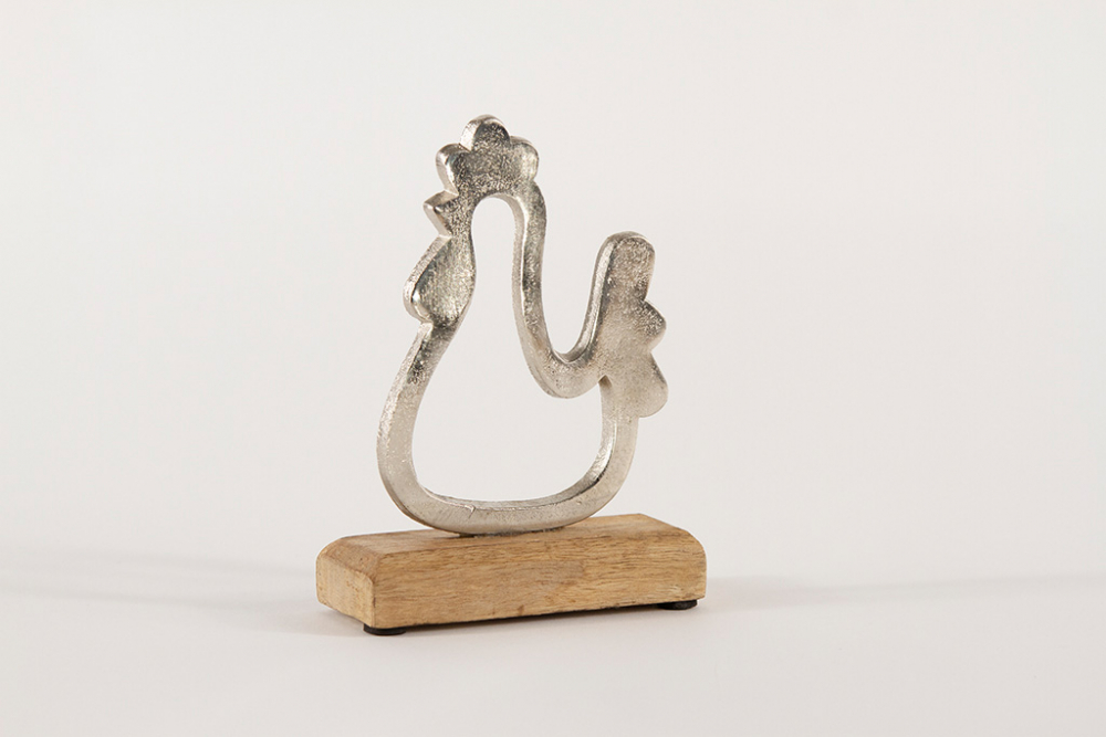 Huhn aus Metall und Holz