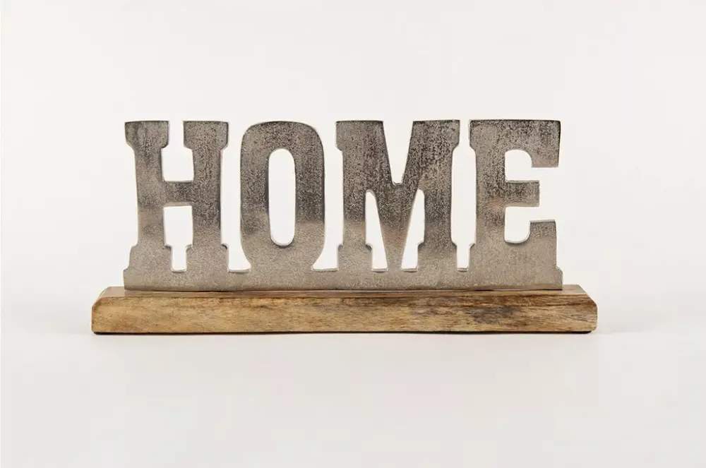 Schriftzug HOME als dekorativer Aufsteller