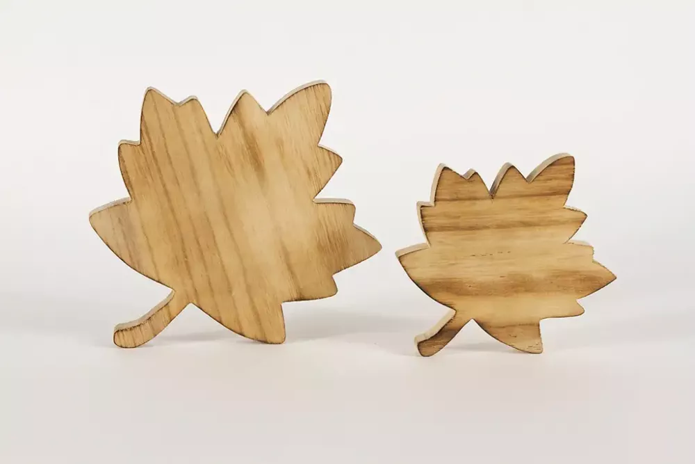 Ahornblatt aus Holz geflammt Paulownia