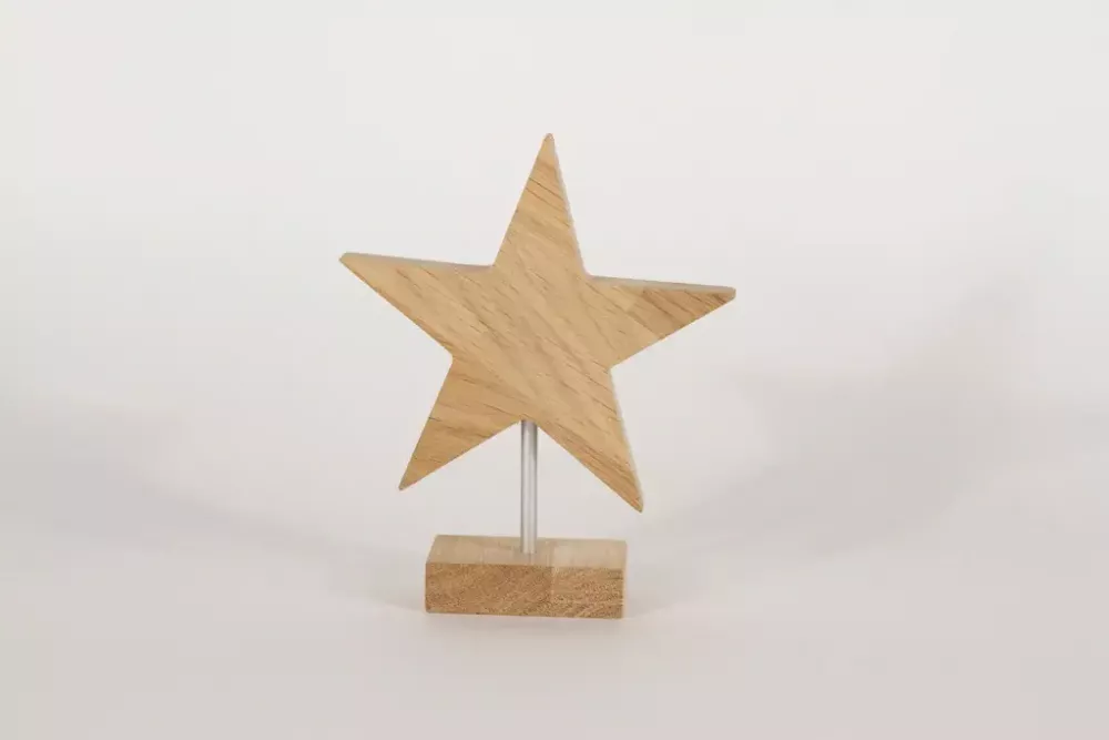 Stern aus naturbelassenem Eichenholz auf Metallstab – 17 cm hohe Weihnachtsdeko