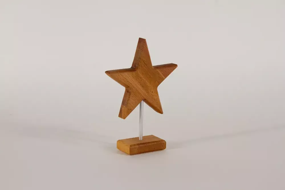 Eleganter Holzstern auf Metallstab – 19 cm, ideal für festliche Tischdekoration