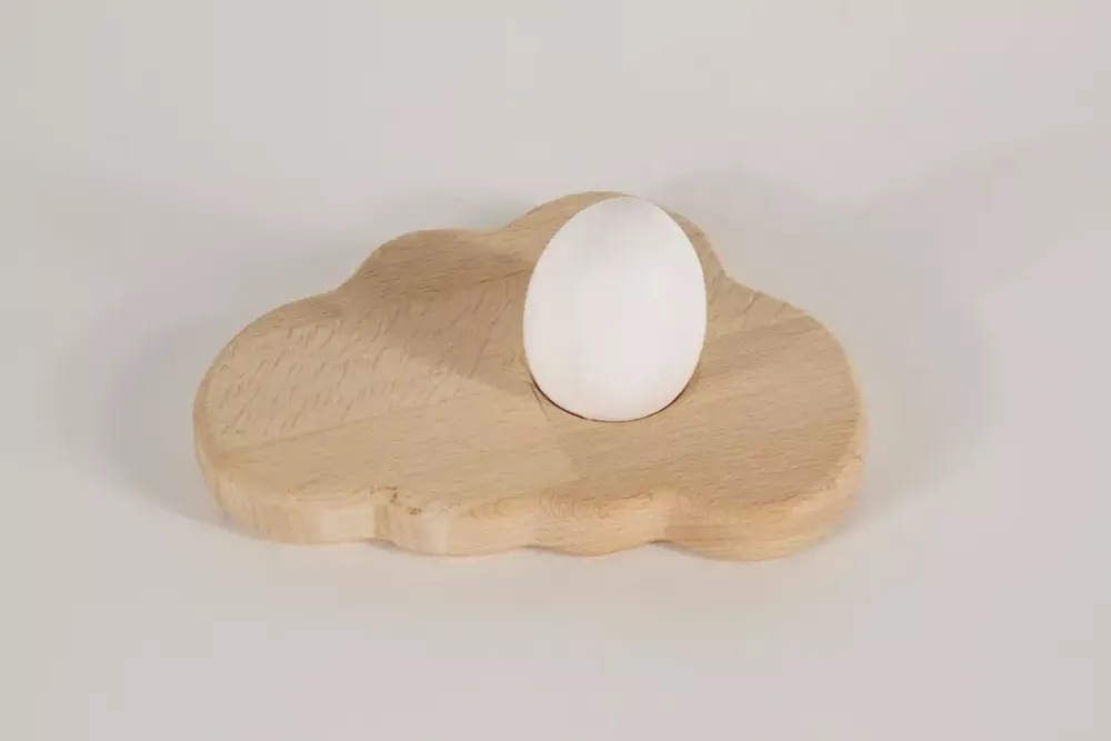 Eierbrett in Wolkenform aus Holz – jetzt Frühstücksbrett kaufen & genießen