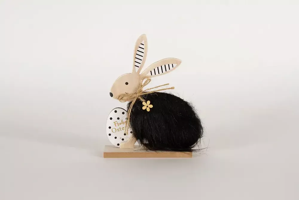 Hase „Frohe Ostern“ aus Holz mit Fell und Osterei rustikale Frühlingsdeko