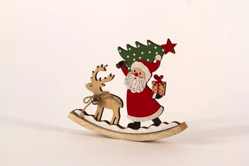 Nikolaus auf Holzschaukel – charmante Tischdeko für die Weihnachtszeit