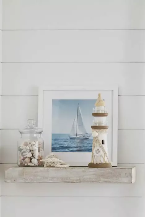 Maritimer Leuchtturm aus Holz weiss