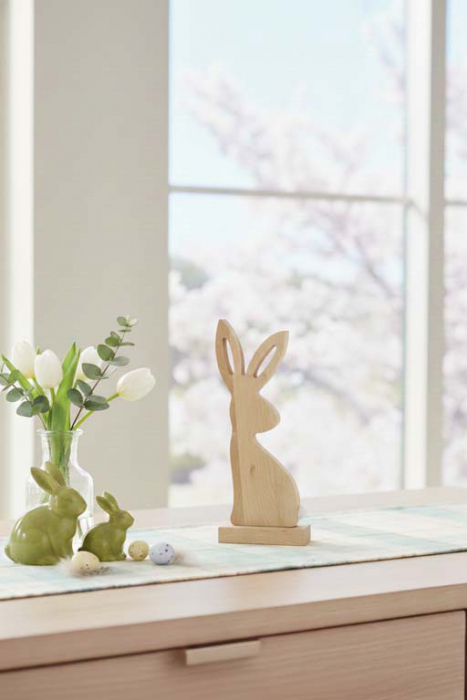 Hase aus Holz mit Bommel-Puschel Tischdeko Ostern