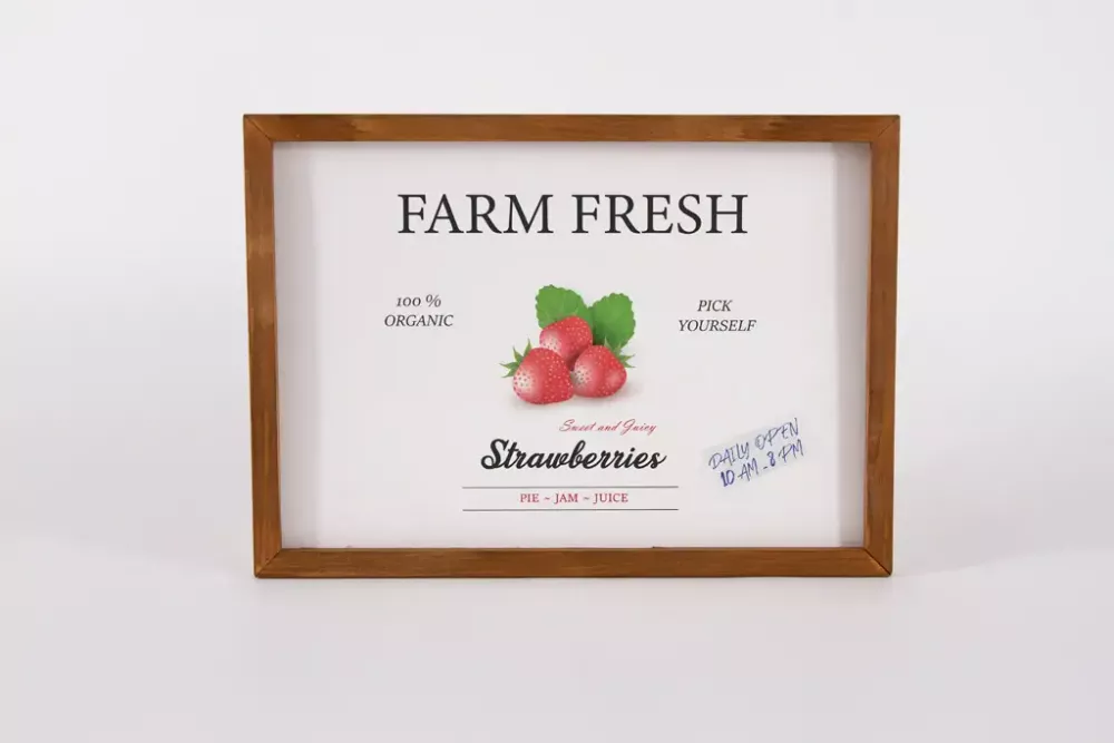Wandbild aus Holz mit Farm Fresh Strawberries Motiv – Erdbeer Deko Landhausstil