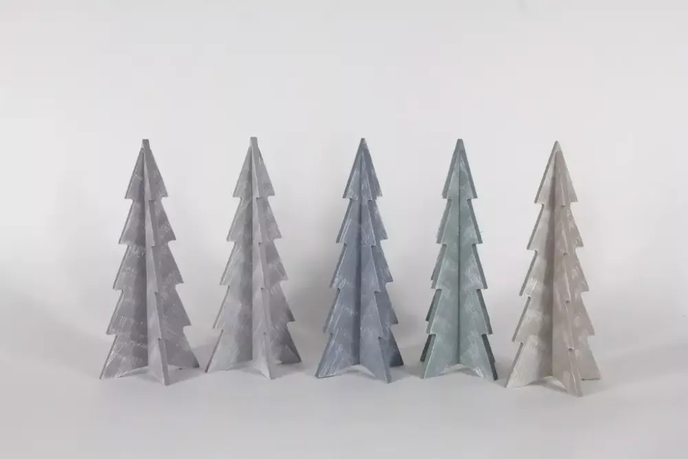 Vielseitiger Tannenbaum aus Holz – 25 cm hohe Deko im Shabby Chic Stil in Grau