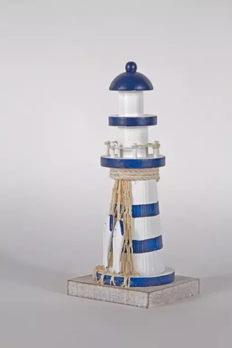 Blauer Leuchtturm aus Holz – maritime Dekoration für Wohnräume