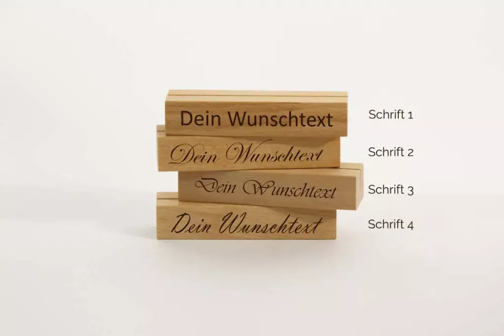 Personalisierter Kartenhalter Mini aus unbehandeltem Buchenholz – ideal für Hochzeiten und Events