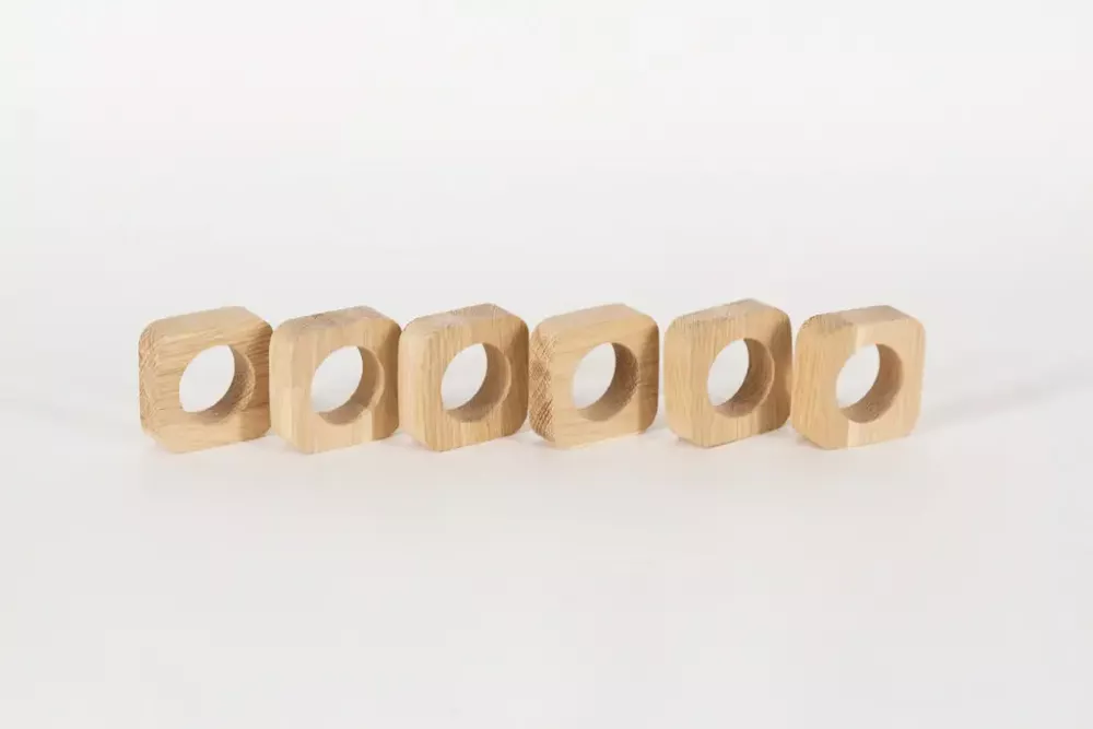 Eckiger Serviettenring aus Holz – moderner Serviettenhalter jetzt kaufen