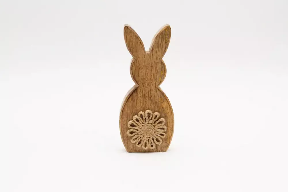 kleiner Hase aus Mangoholz mit Juteblume rustikale Osterdeko jetzt kaufen