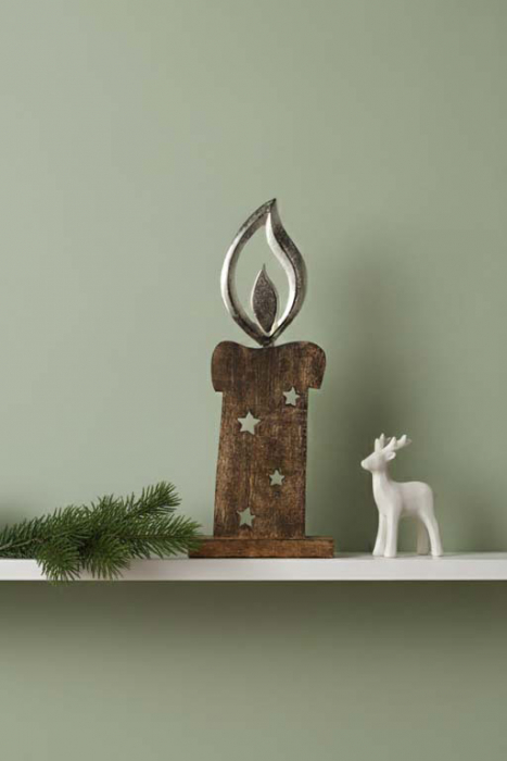Rustikale Kerze aus Mangoholz mit Metallflamme – stilvolle Tischdeko für Weihnachten