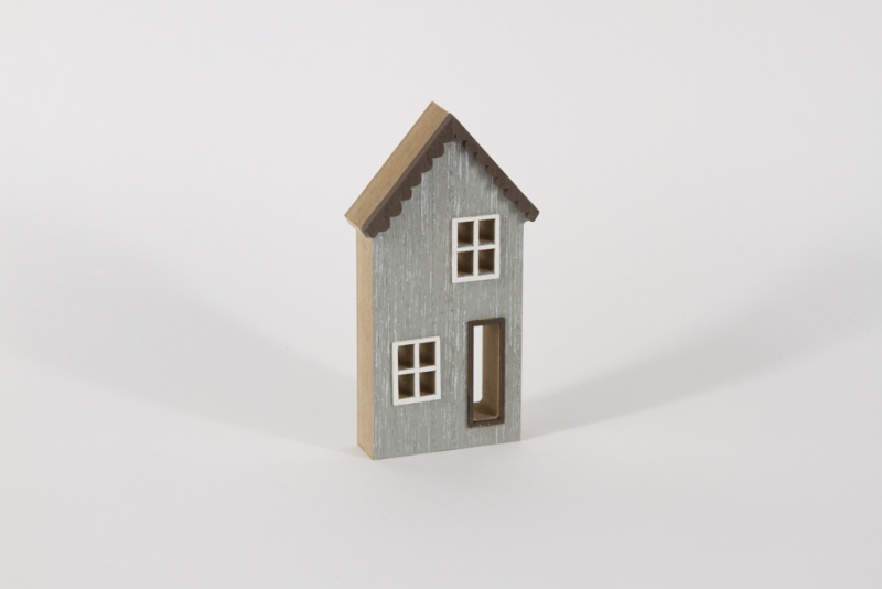 Haus aus Holz MDF hellgrau 15 cm