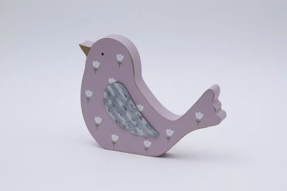 Handgefertigter Holzvogel in Rosa mit Blumenmuster – ideale Geschenkidee für Frühlingsfreunde.
