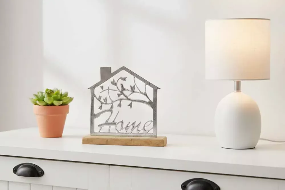 Dekoratives Metallhaus mit Schriftzug Home für Zuhause