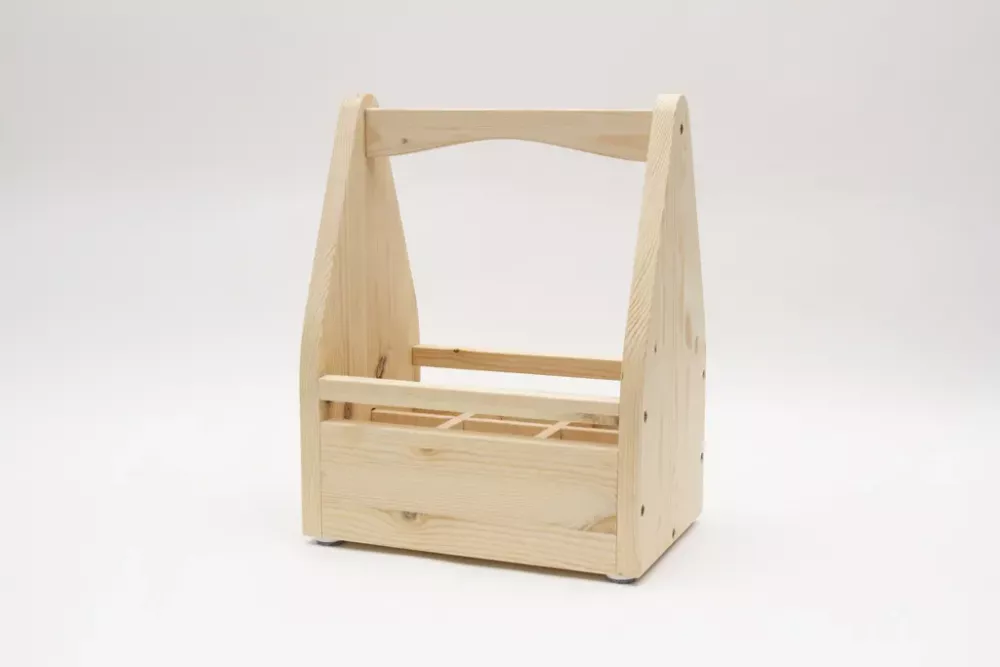 Rustikaler Bierträger aus Holz – praktischer Flaschenträger