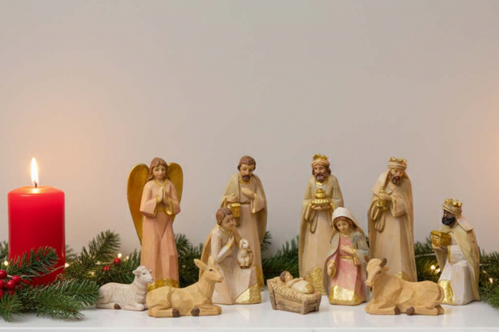 Komplettes 10-teiliges Polyresin Krippenset – hochwertige Weihnachtsdekoration für stilvolle Festtage, jetzt bestellen