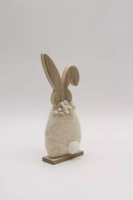 Detailansicht Osterhase mit weichem Plüsch-Bauch – Deko Artikel Ostern