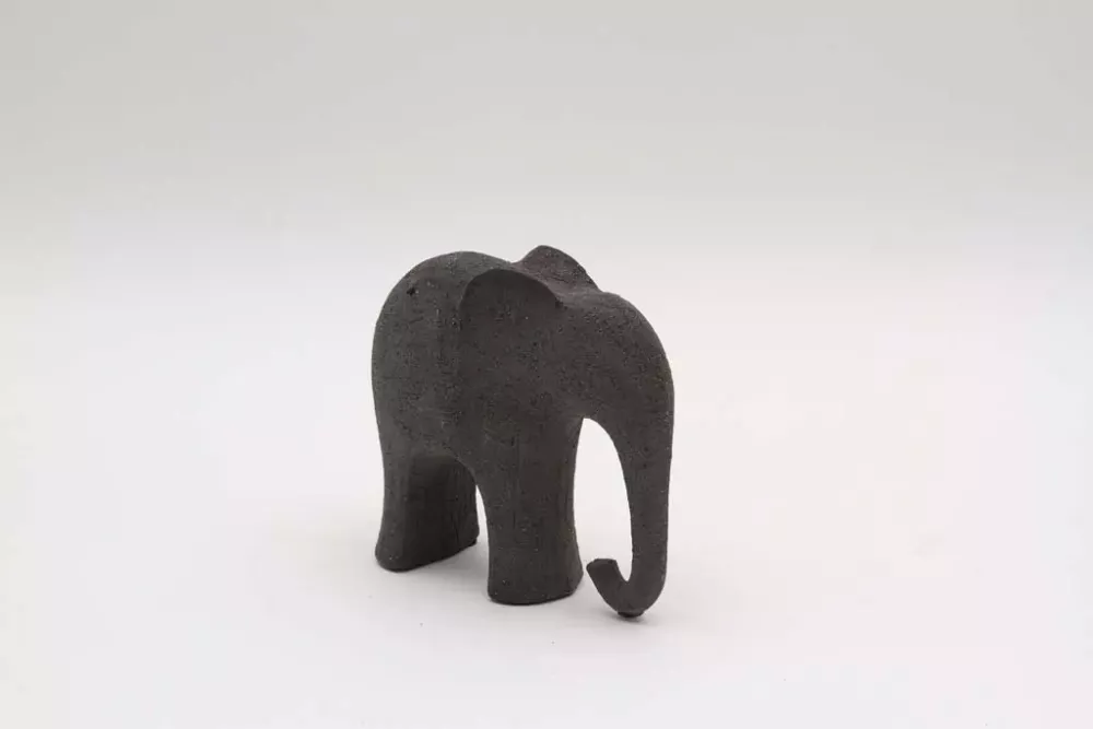 Deko Elefant in dunkel – zeitlose Designfigur für stilvolle Wohnräume entdecken