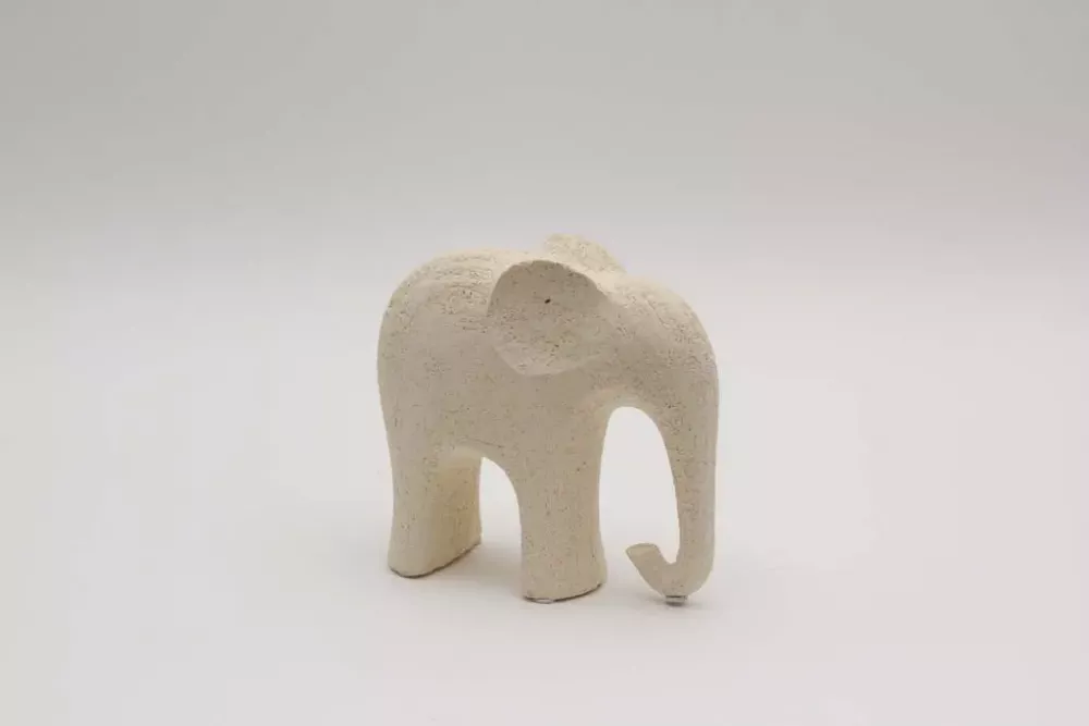 Moderne Elefanten Figur mit strukturierter Oberfläche in hochwertiger Steinoptik